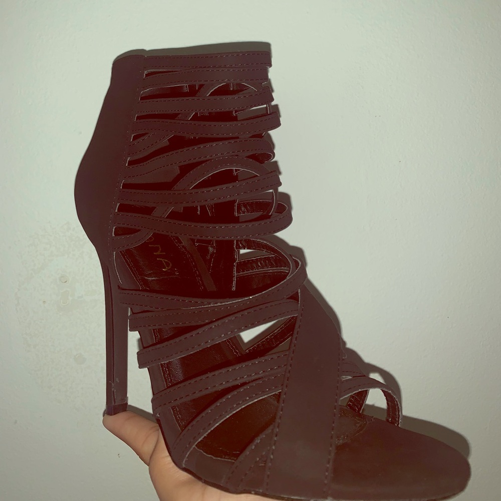SIZE 8 HEEL
